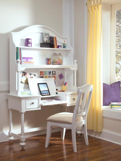 Girls white desk with discount chair